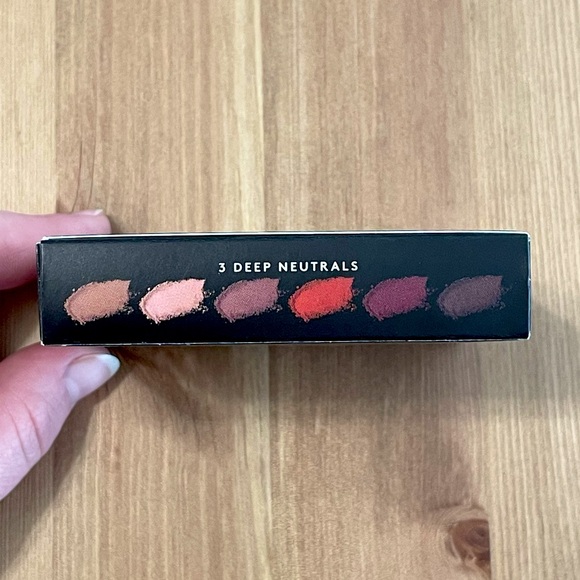 Fenty Beauty Snap Shadows Palette in 3 Deep Neutrals - Picture 7 of 8